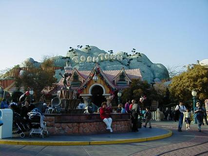 Mickey's Toontown<br>Location: <a href="https://www.google.com/maps/search/?api=1&query=33.81517,-117.91845" target="_new">Disneyland</a>